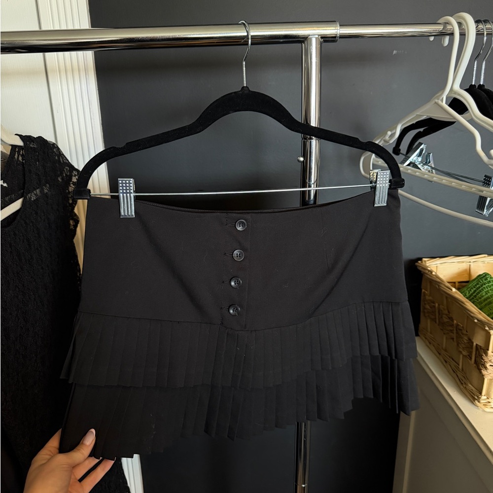 bebe Black Buttoned Pleated Mini Skirt